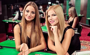 Đội ngũ hỗ trợ khách hàng chuyên nghiệp của ff8bet sẵn sàng phục vụ 24/7